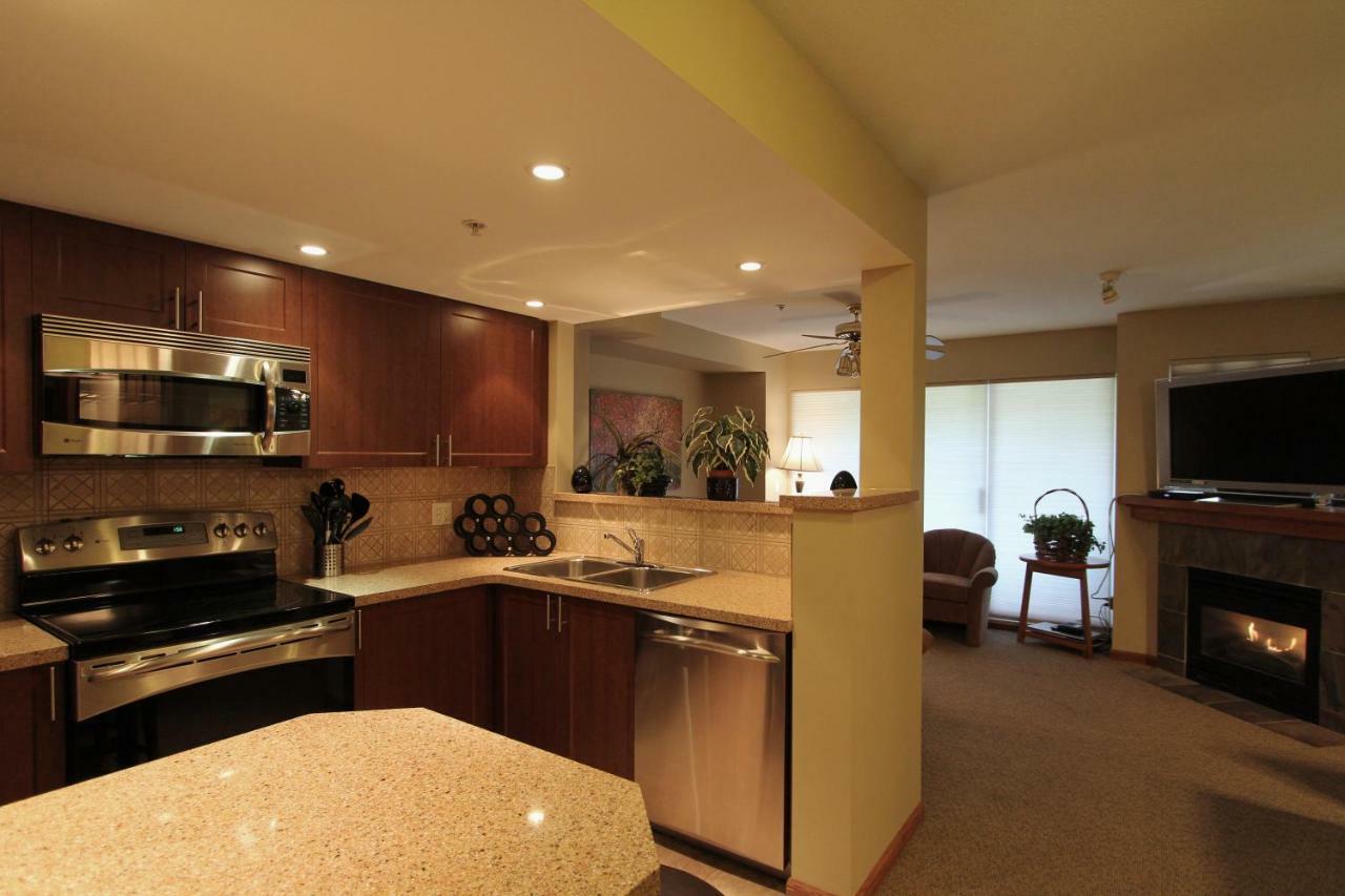 Lagoons Condos By Whistler Retreats מראה חיצוני תמונה